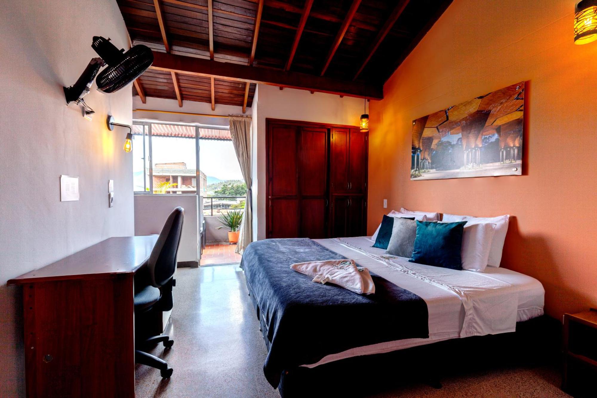 Poblado Guest House เมเดยิน ภายนอก รูปภาพ