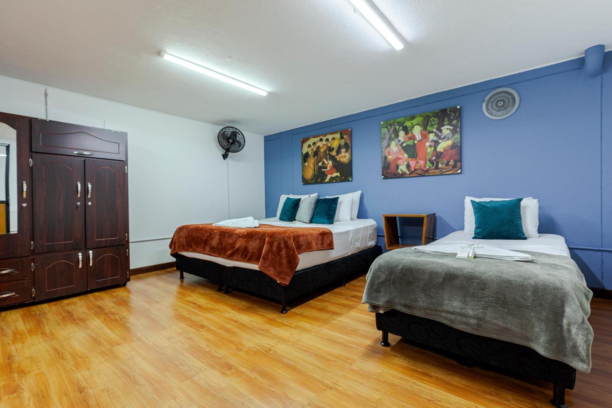 Poblado Guest House เมเดยิน ภายนอก รูปภาพ