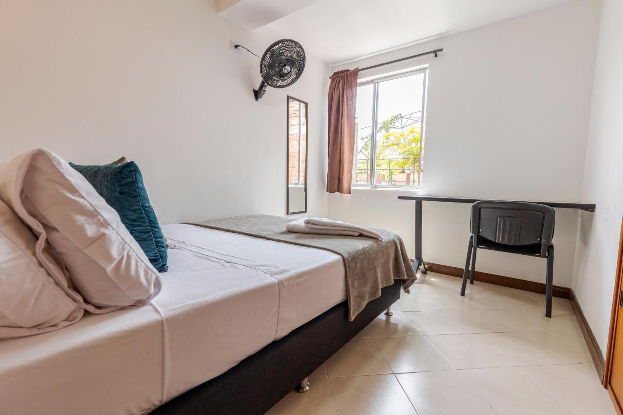 Poblado Guest House เมเดยิน ภายนอก รูปภาพ