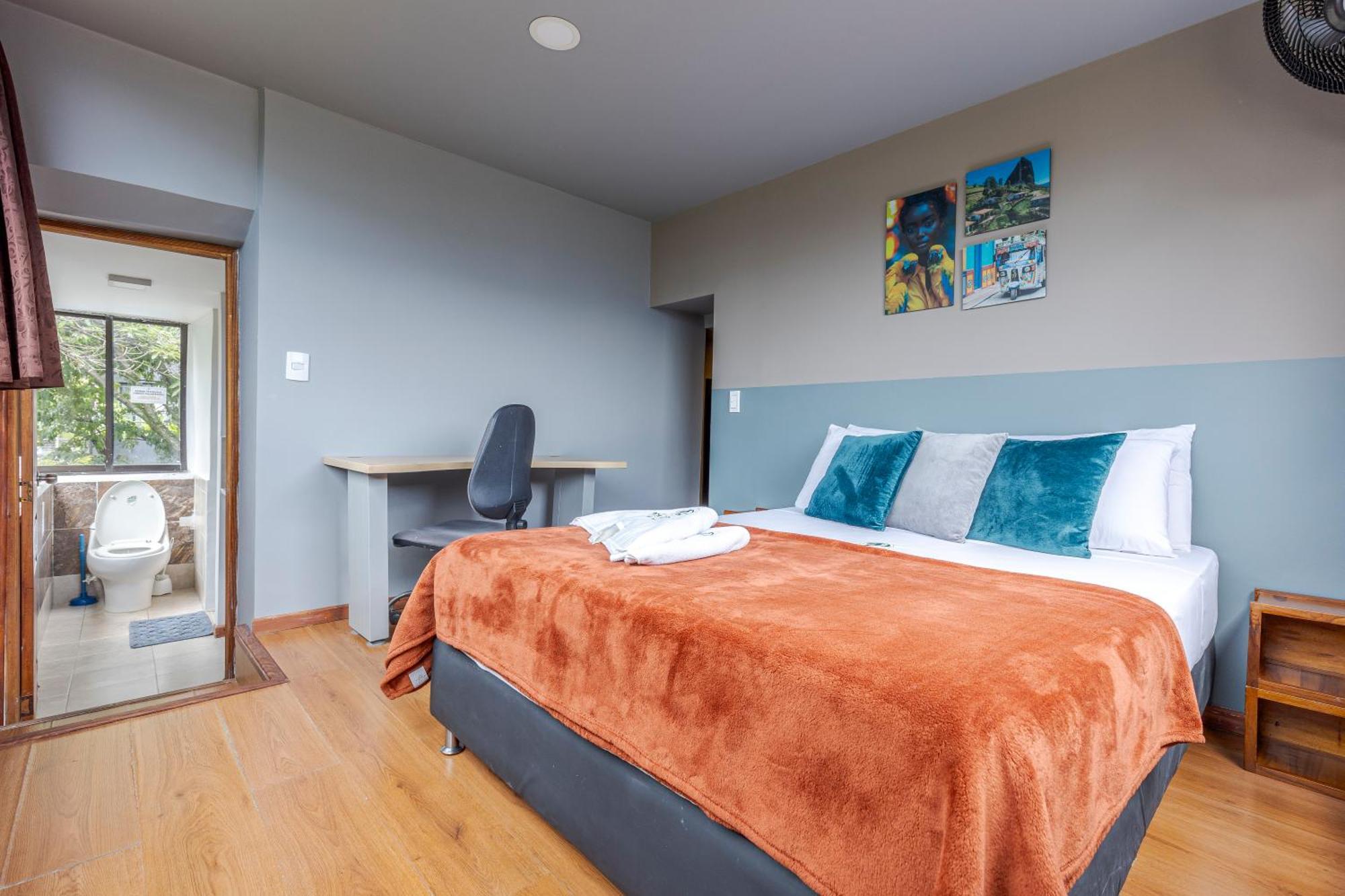 Poblado Guest House เมเดยิน ภายนอก รูปภาพ