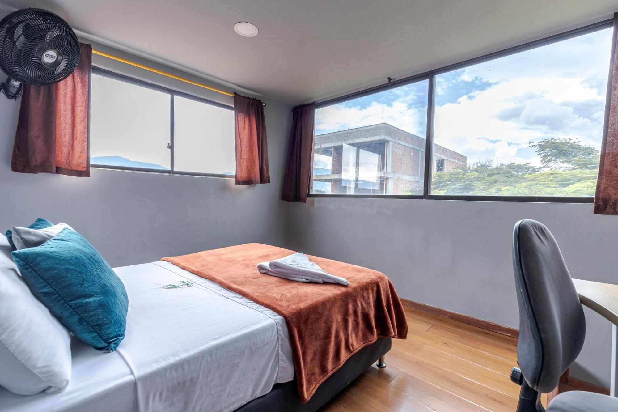 Poblado Guest House เมเดยิน ภายนอก รูปภาพ